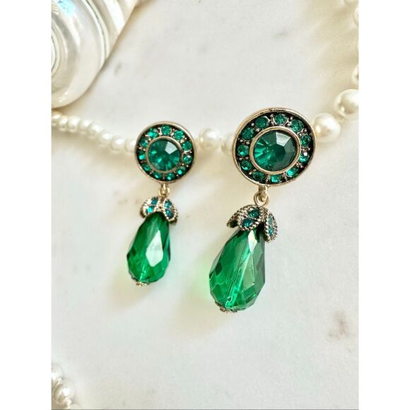 Regal style Emerald green teardrop beaded rhinestone dangle earrings - Picture 2 of 6